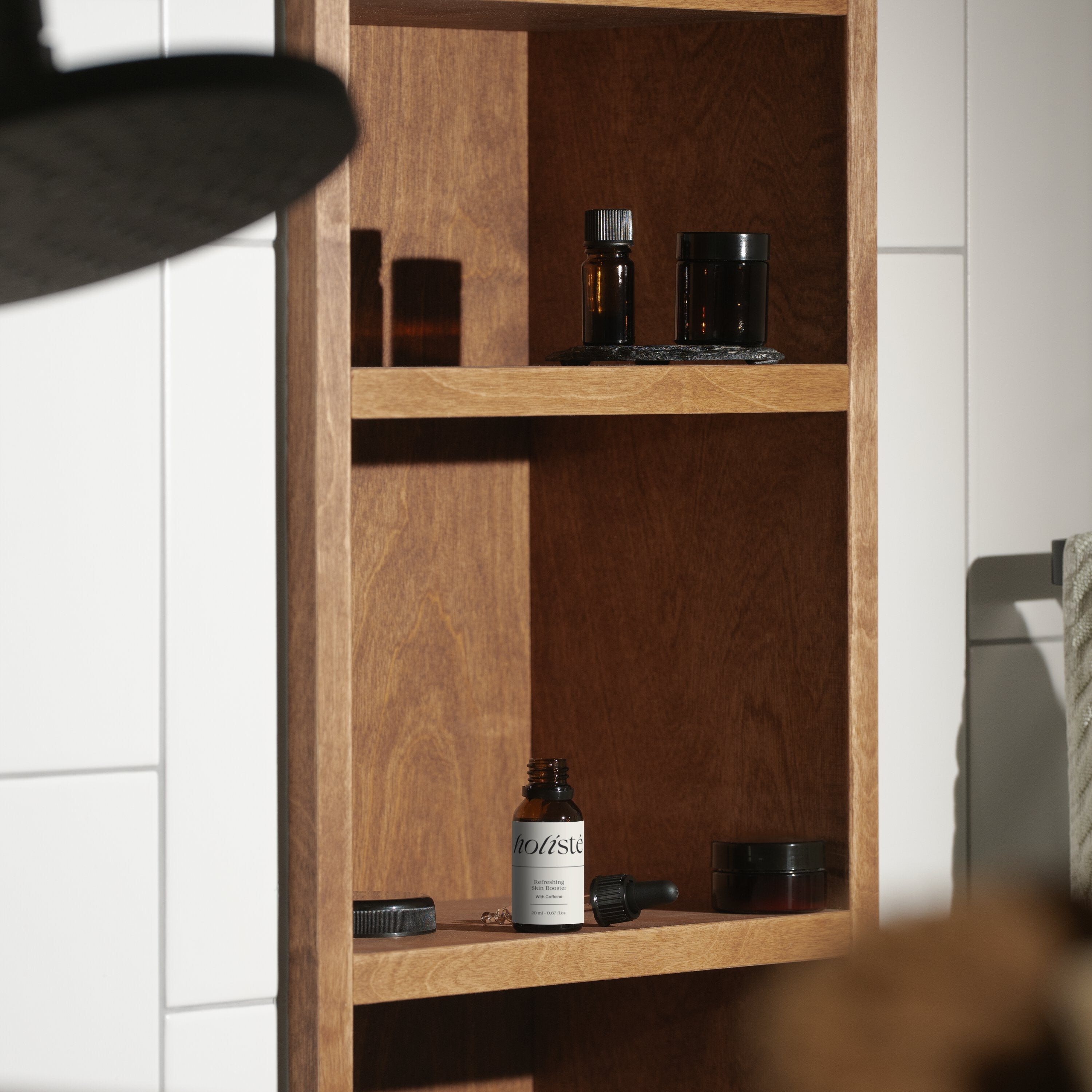 Refreshing and brightening caffeine serum