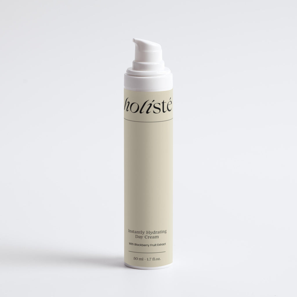 Instantly hydrating day cream with blackberry fruit extract